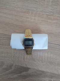 Zegarek na ręke kolor złoty