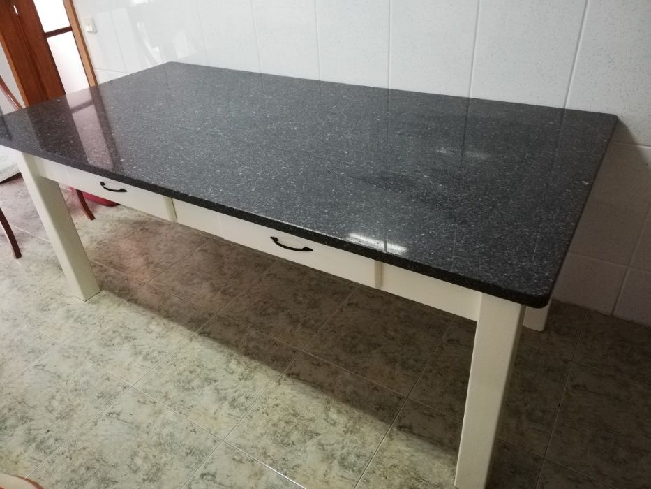 Mesa de Mármore 2m x 1m x 75cm