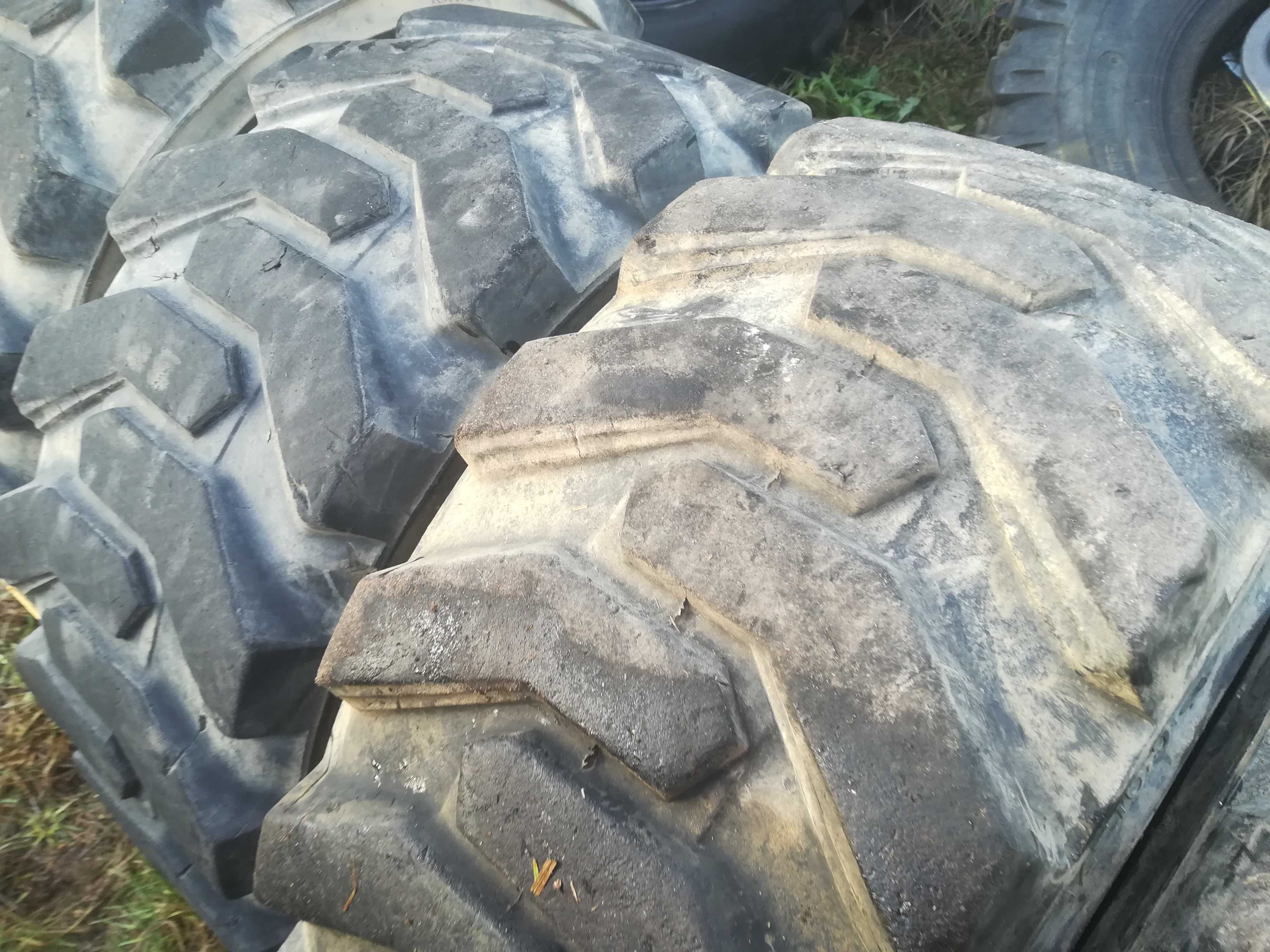 12-16.5 bobcat Camso solideal bkt 12r16.5