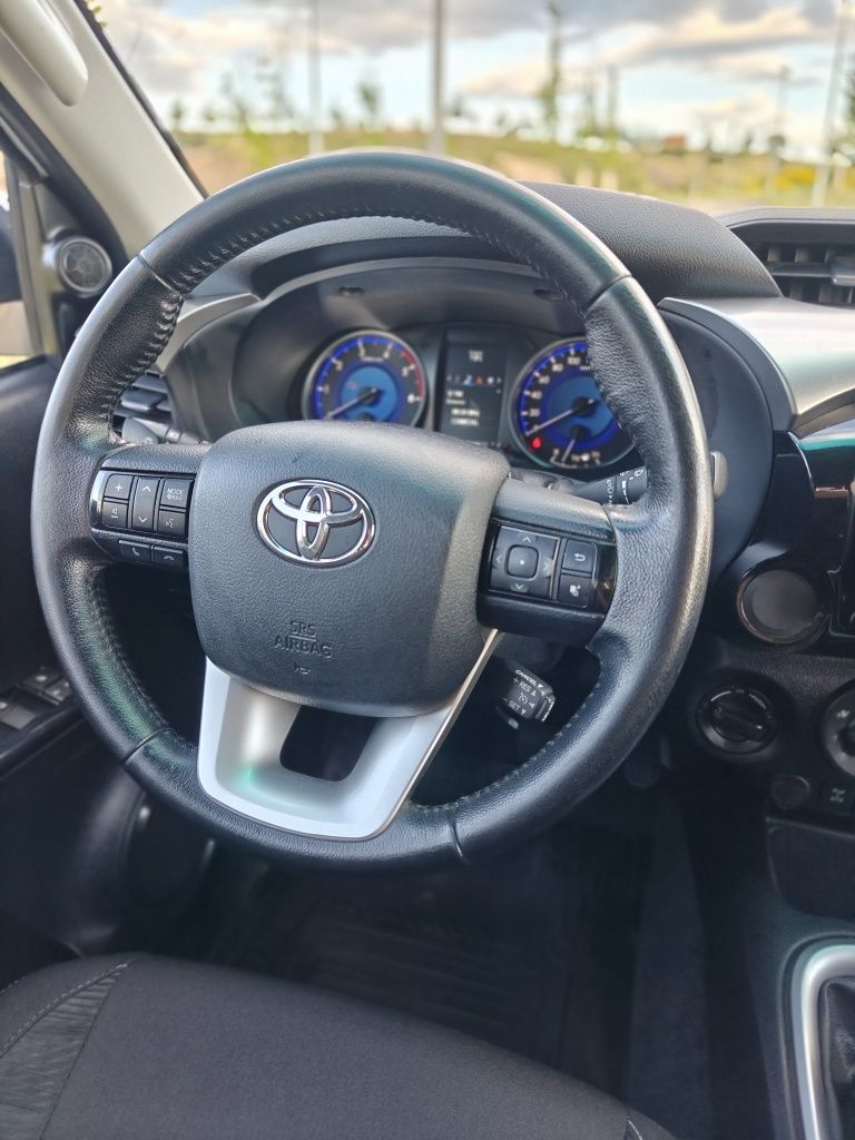 Toyota Hilux KingCab 2019  *4 Lugares*