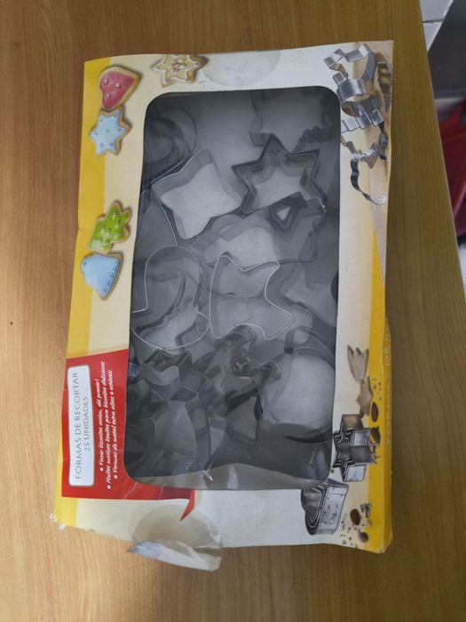 24 formas para bolachas de natal e 12 formas para queques