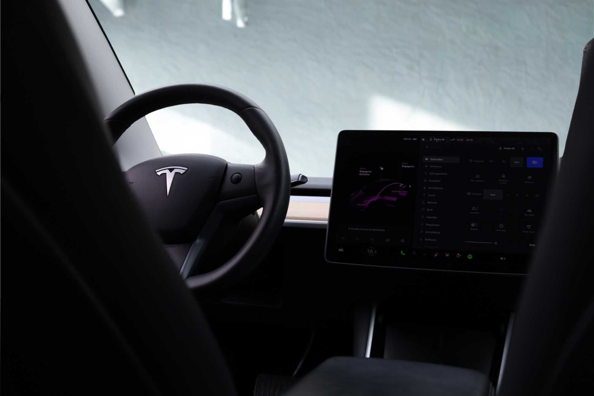 Tesla Model 3 Standard RWD Plus 2019 - IVA Dedutível