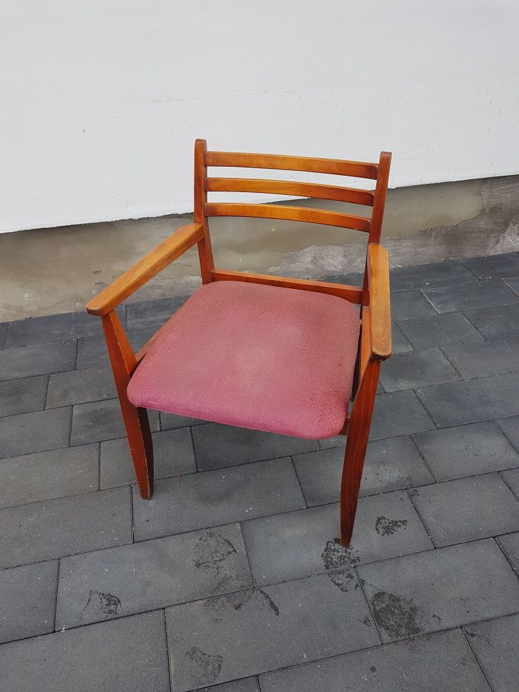 Drewniany fotel krzesło tapicerowane