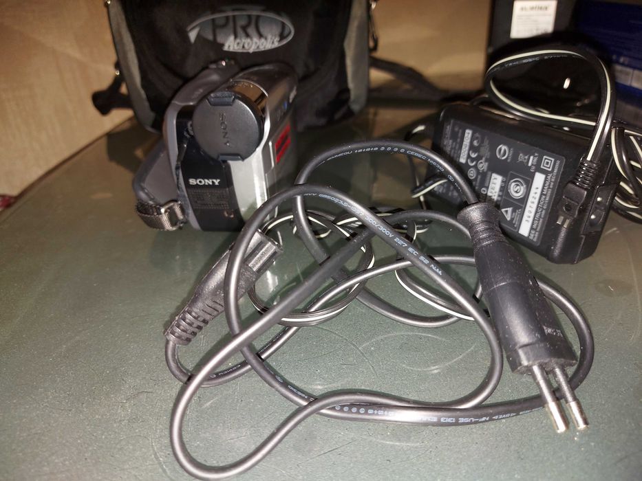 Видеокамера Sony DCR-HC23E