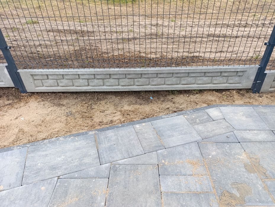 Podmurówka betonowa 250cm/25cm. 9szt.