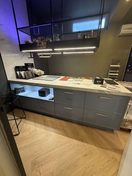 Wyspa kuchenna z blatem kamiennym Mistral