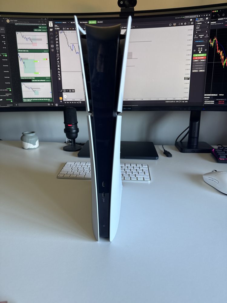 Ps5 Slim 1TB - pouco uso