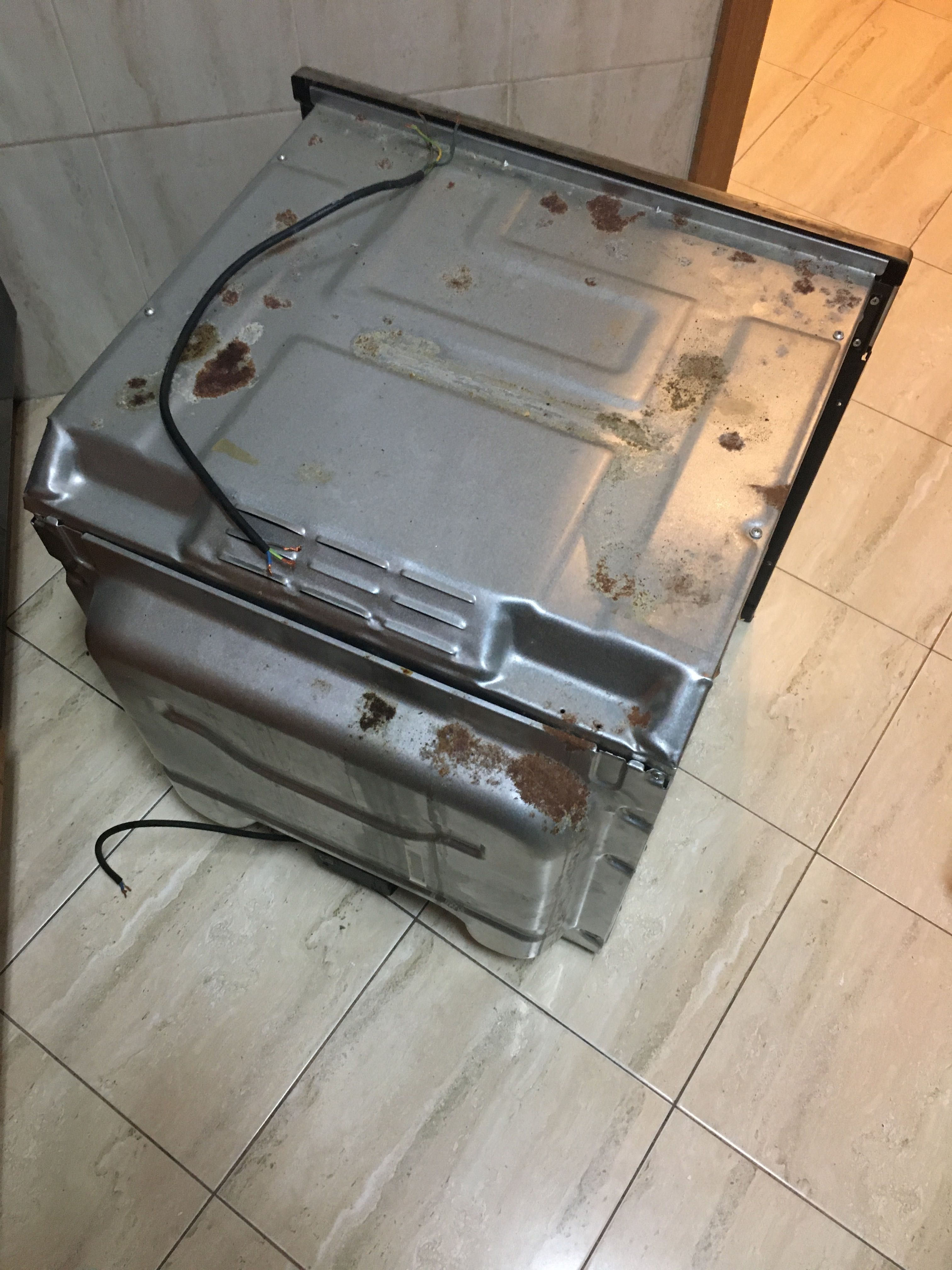 Forno INDESIT encastre a funcionar