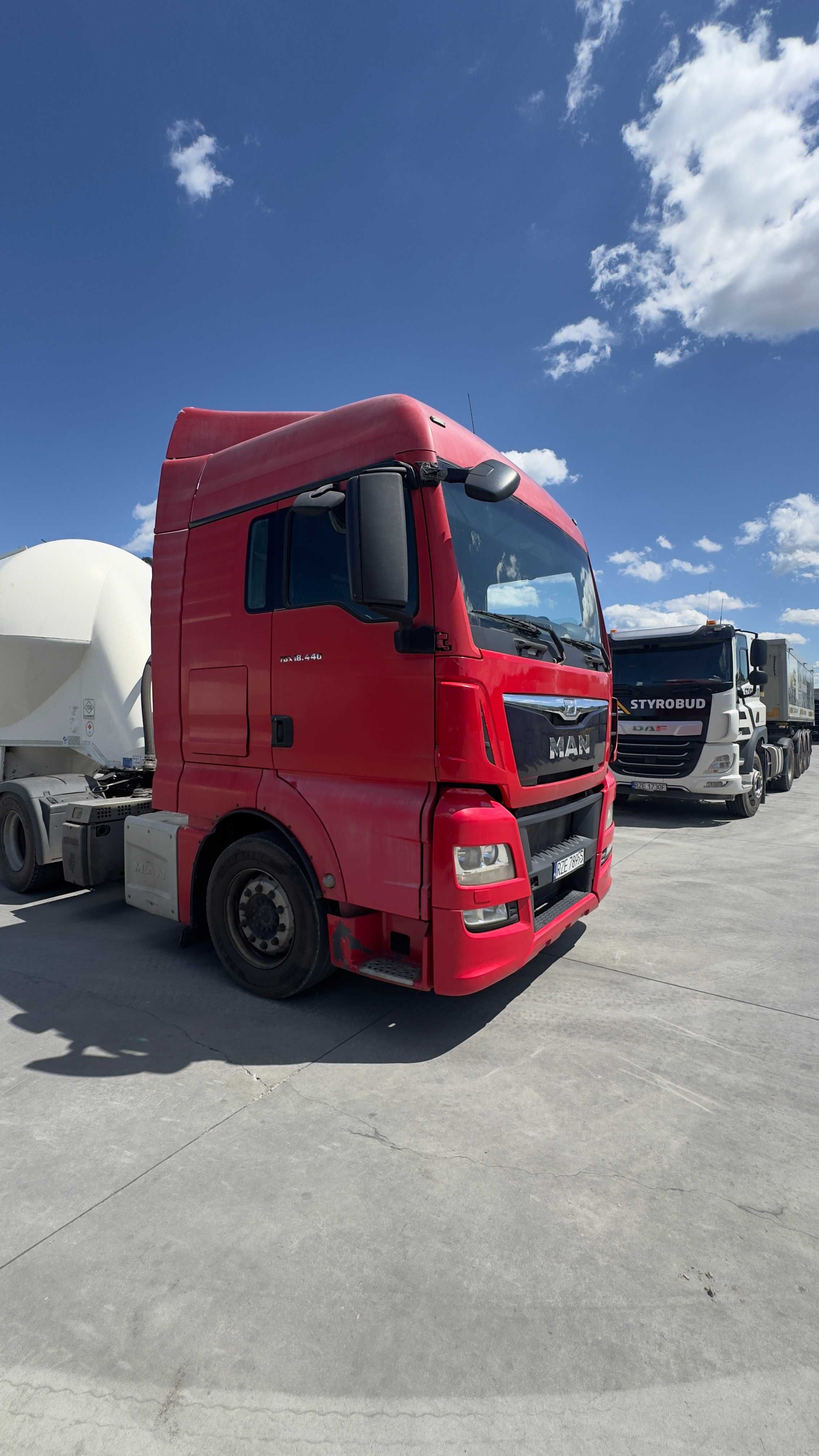 Man Tgx z naczepa  Feldbinder