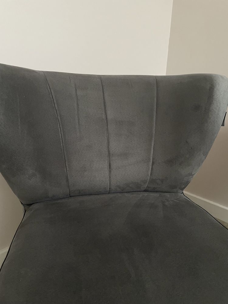 Fotel, krzesło w kolorze szarym