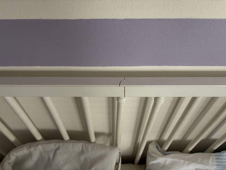 Łóżeczko z komoda i przewijakiem