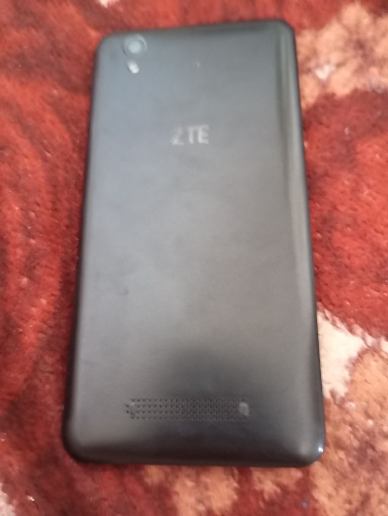 Продаю телефон ZTE