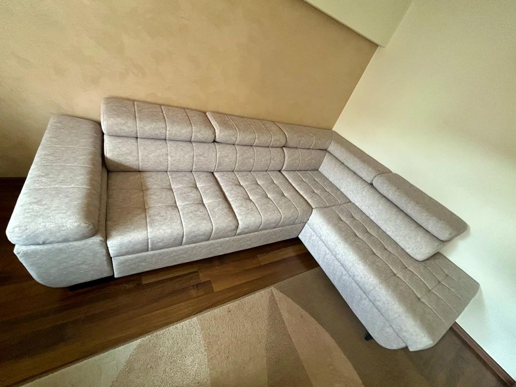 Narożnik / kanpa z funkcją spania i pojemnikiem na pościel 275x210cm