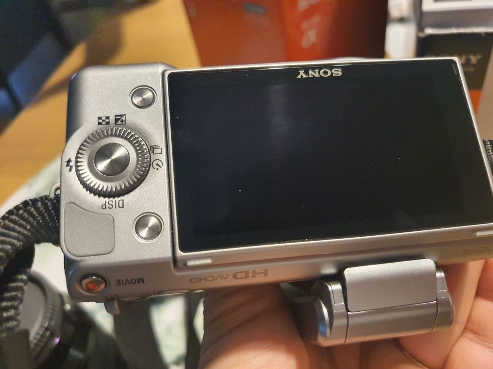 Aparat Sony NEX-5 Komplet z dodatkowym obiektywem Sony E 10-18mm, F4