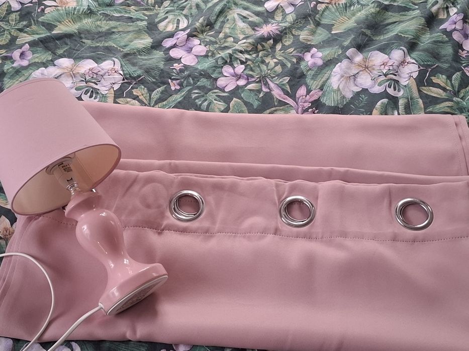 Zaslony 2szt + lampka pudrowy róż