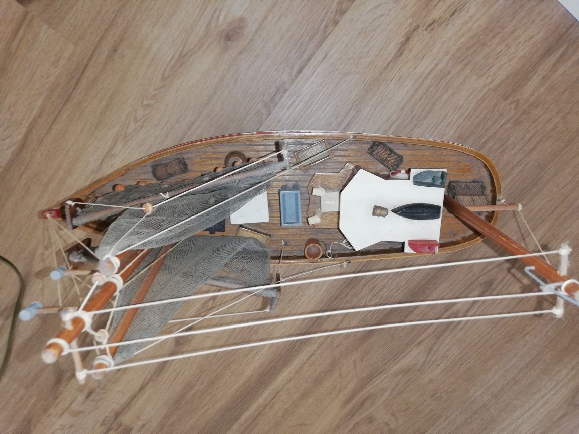 Barco de pesca miniatura