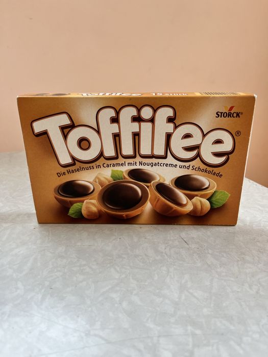 Конфеты в коробке,цукерки,Toffifee