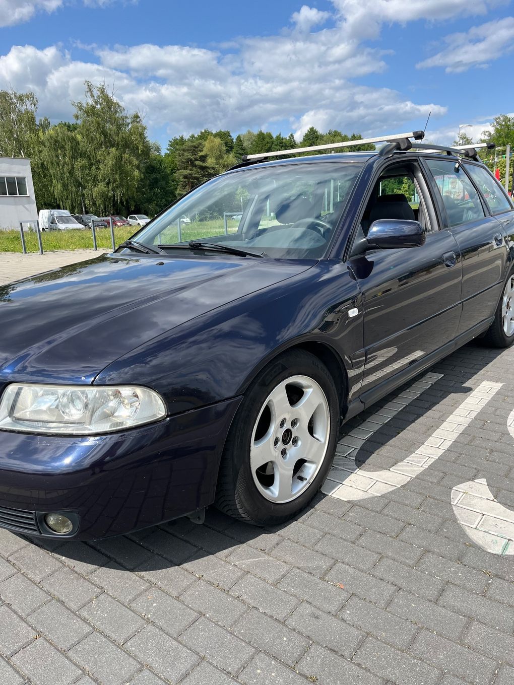Audi A4 9 lat w rodzinie, zrobiony przegub oraz lewa końcówka drążka