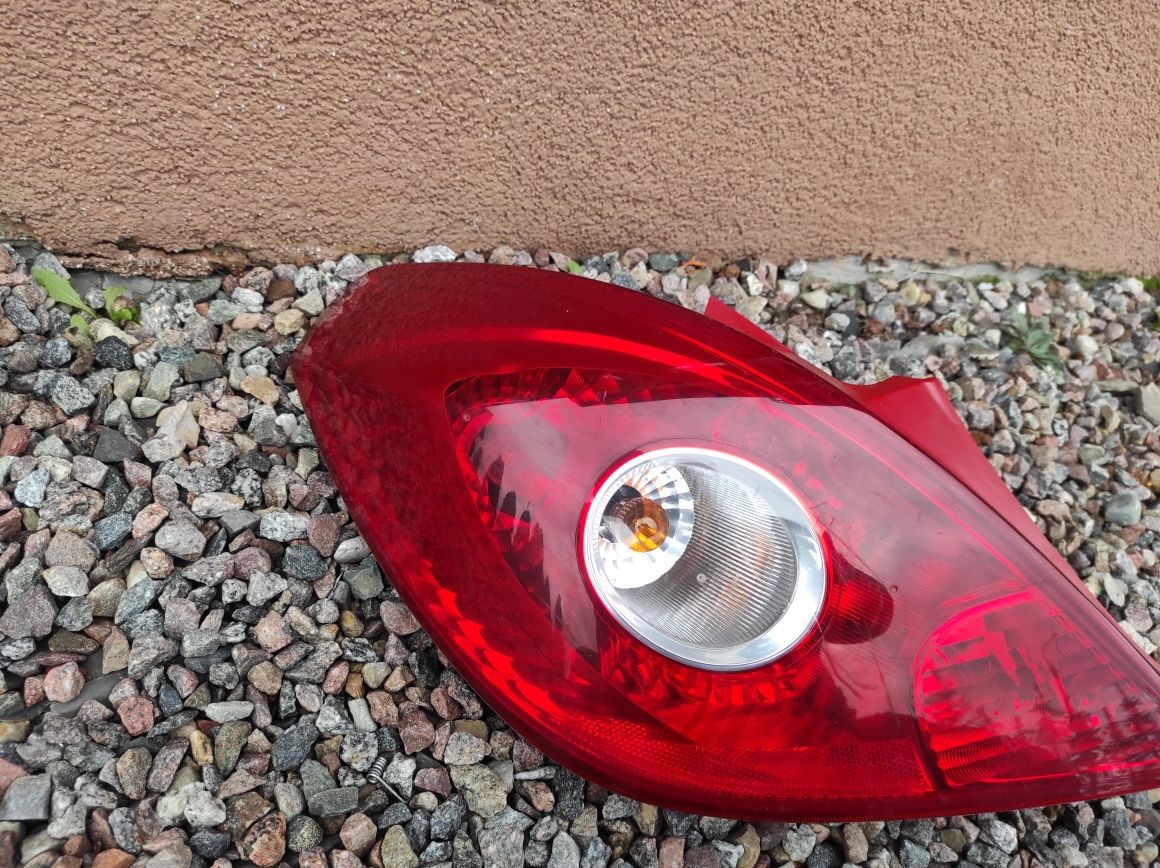 Lampa tylna Corsa D