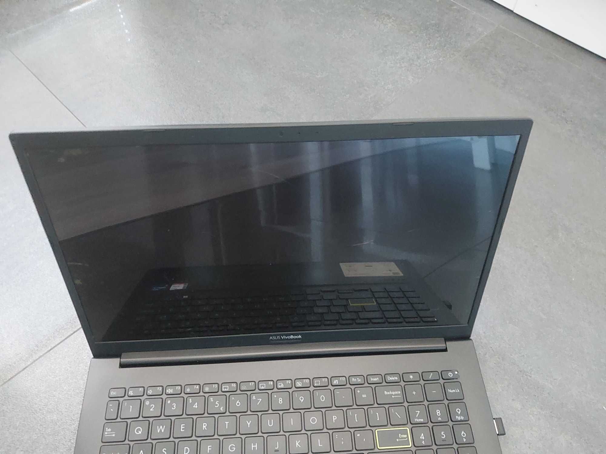 Asus VivoBook K513EA, I5 1135G7, 512GB SSD, 16GB DDR4, uszkodzona matr