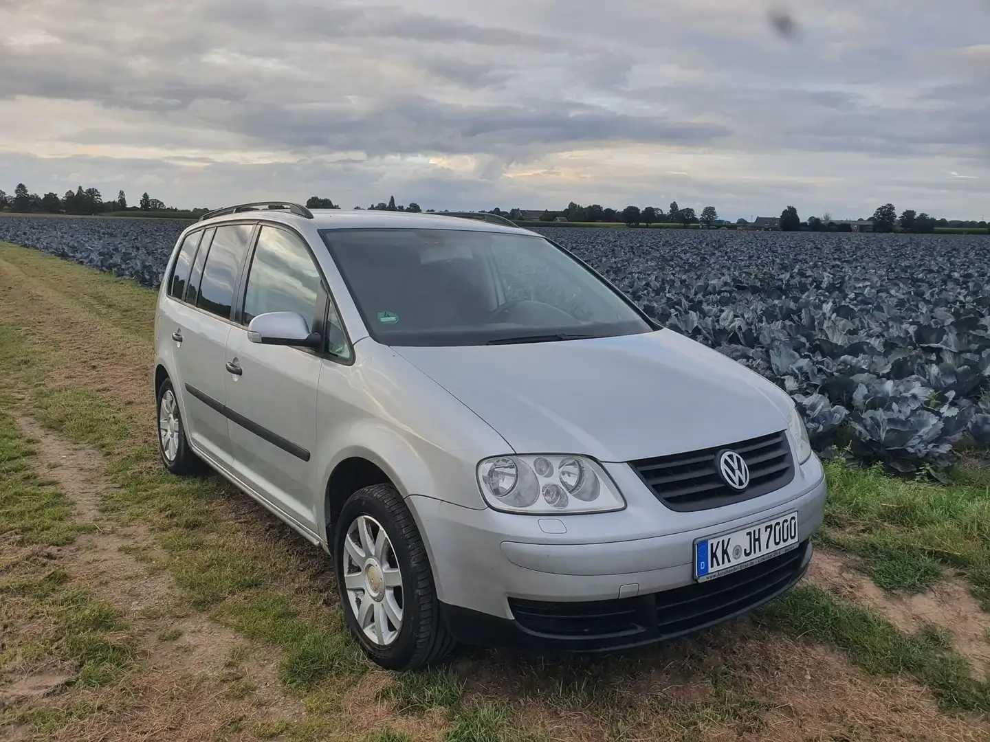 Разборка VW Touran Бампер б/у автозапчастини