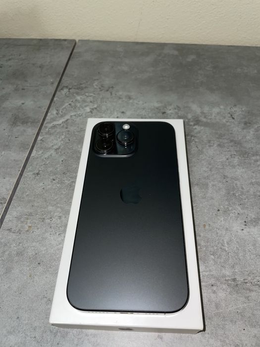 Iphone 16 pro max Black Titanium
