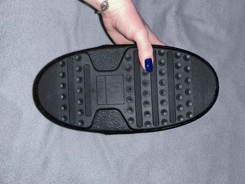 Piekne, klasyczne, zimowe moon boot