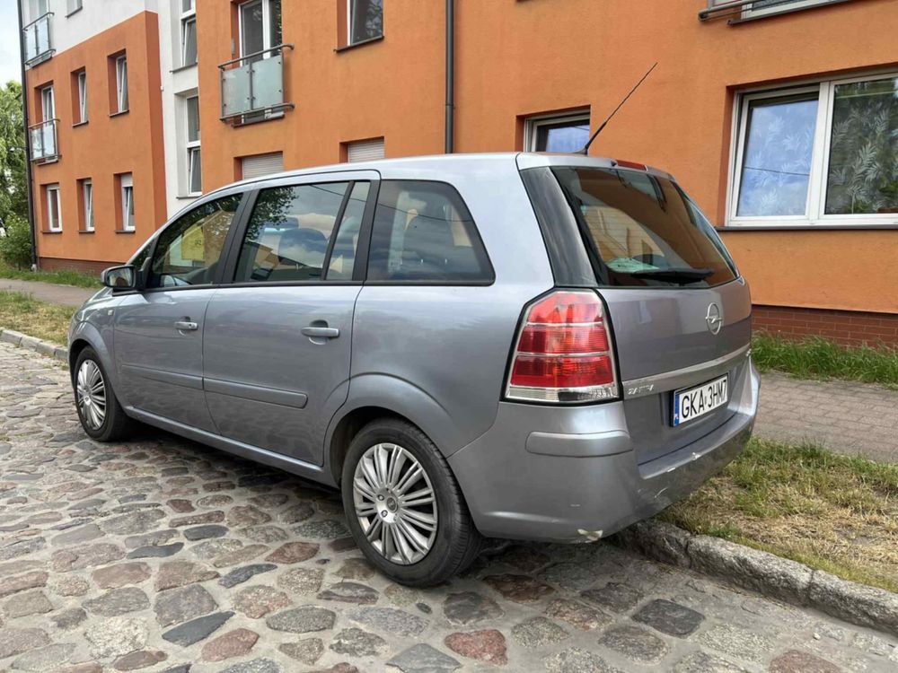 Opel Zafira 1.9 cdti automat 7 osób