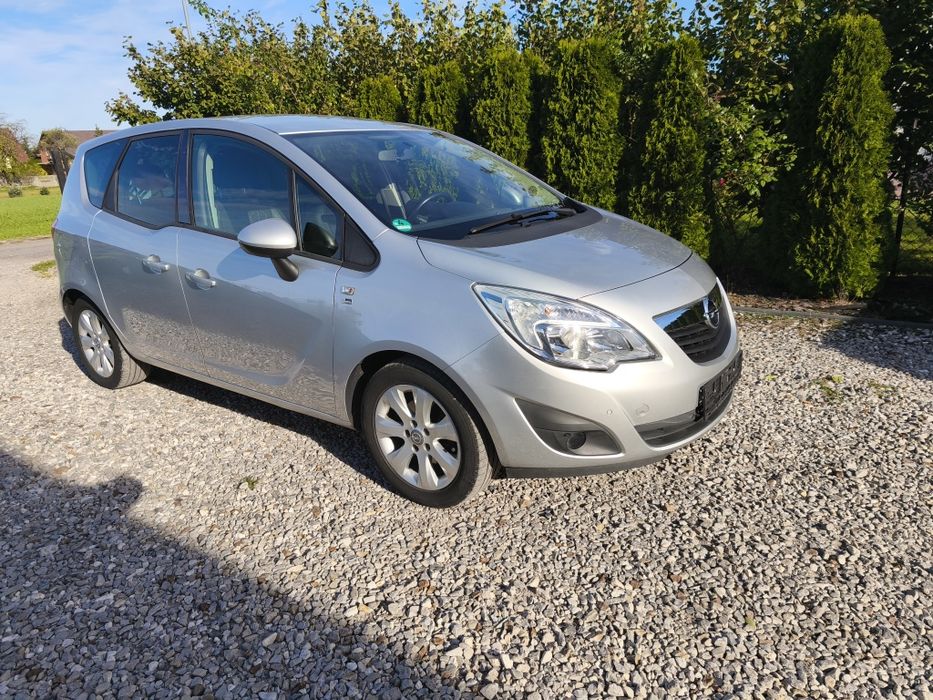 Opel Meriva niski przebieg oryginał