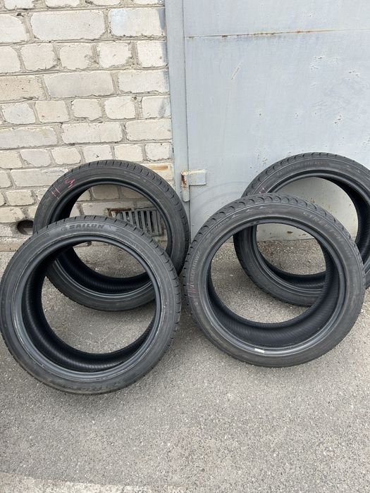 Всесезонні шини, забирайте! пара шин 245/40 R18.