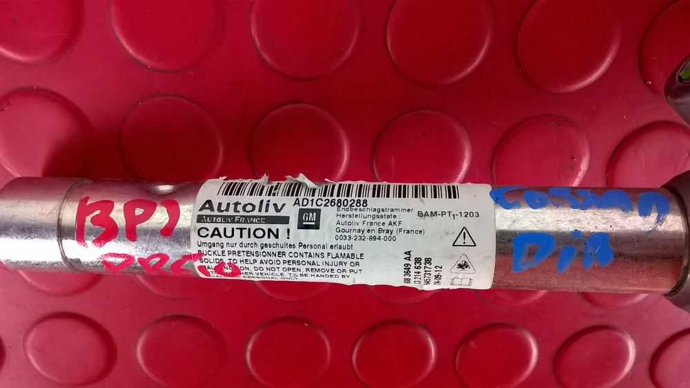Cinto / Pre-tensor Direito [Opel Corsa D]