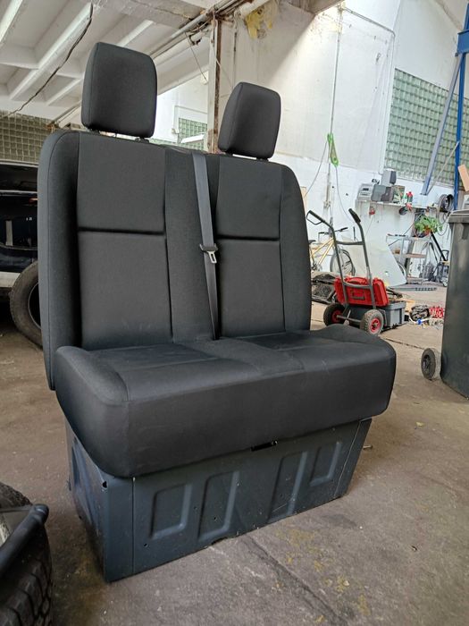 Mercedes Sprinter W907 W910 fotele kanapa ławka z podstawą