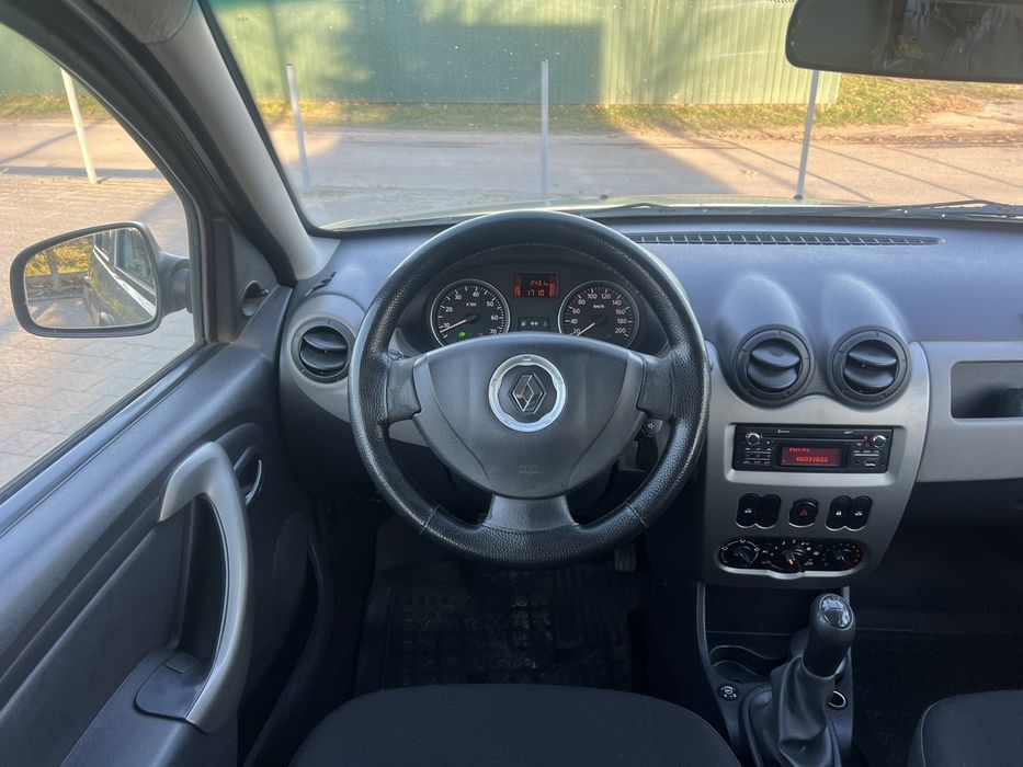 Продам офіційний Рено Сандеро,2012 рік