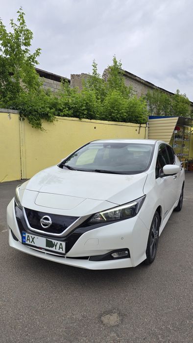 Авто Nissan Leaf
