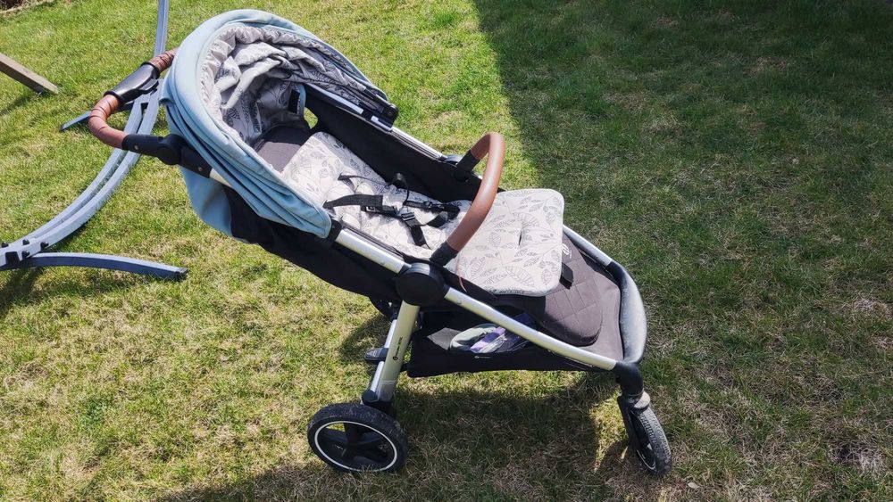 Wózek dziecięcy Petite & mars Royal do 22kg