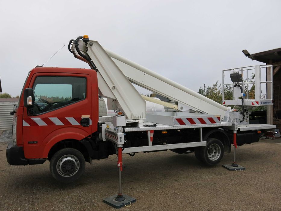 Podnośnik Koszowy  Multitel MT 222 Nissan Cabstar 2015r UDT  22.3 m