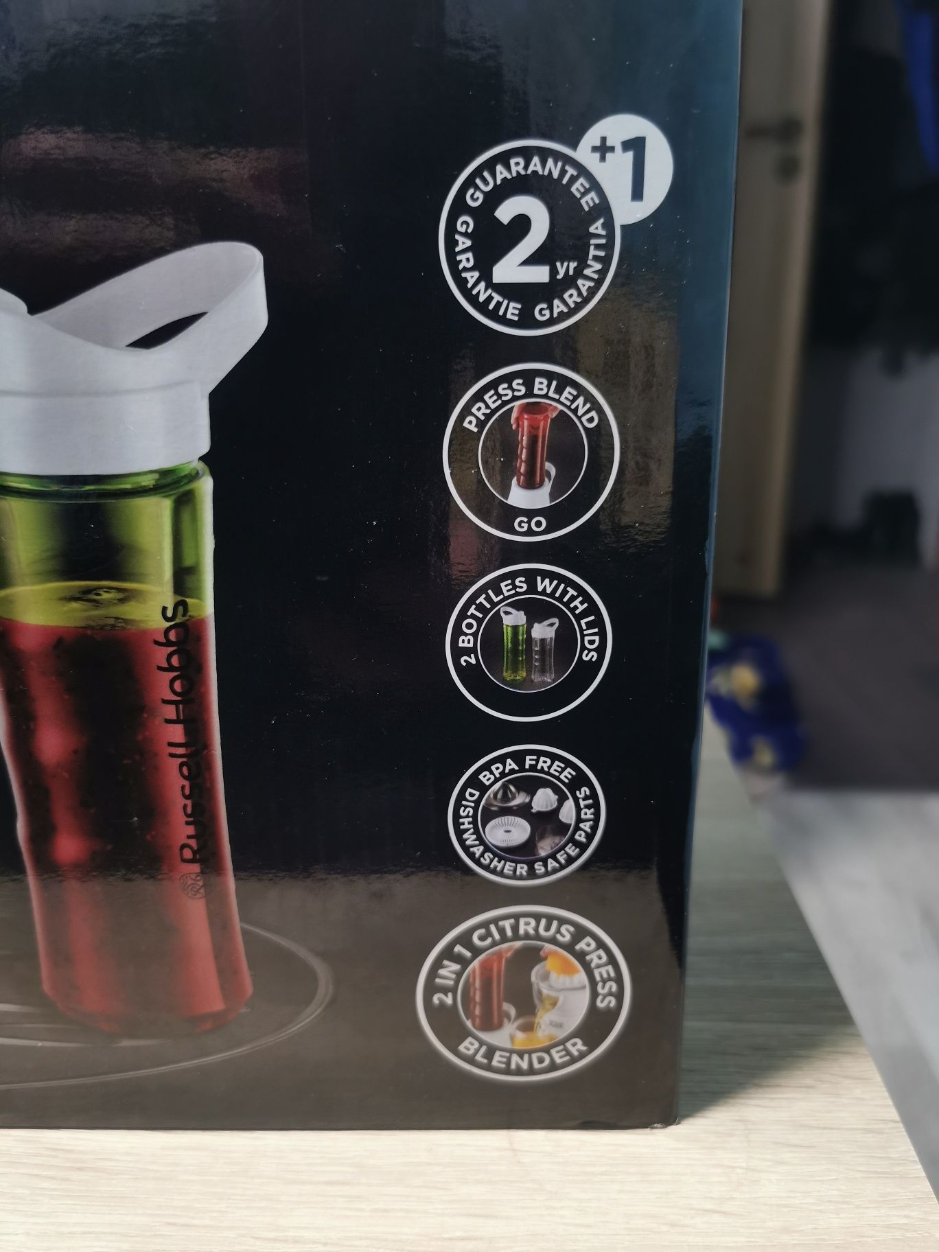 Blender kielichowy Russell Hobbs Explore Mix&Go Juice