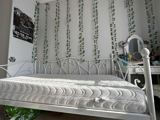 Łóżko z materacem 90x200 cm