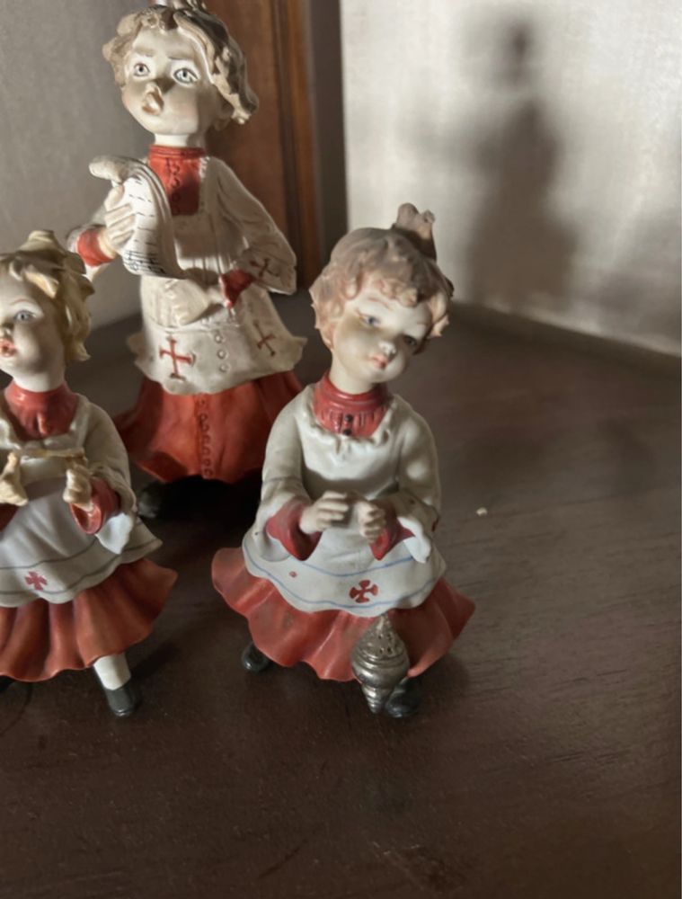 Rara Antiguidade porcelana meninos do coro Capodimonte