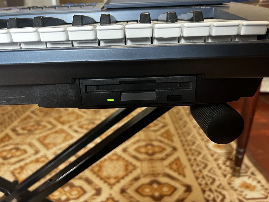 Синтезатор FARFISA TK84 Срочно!!