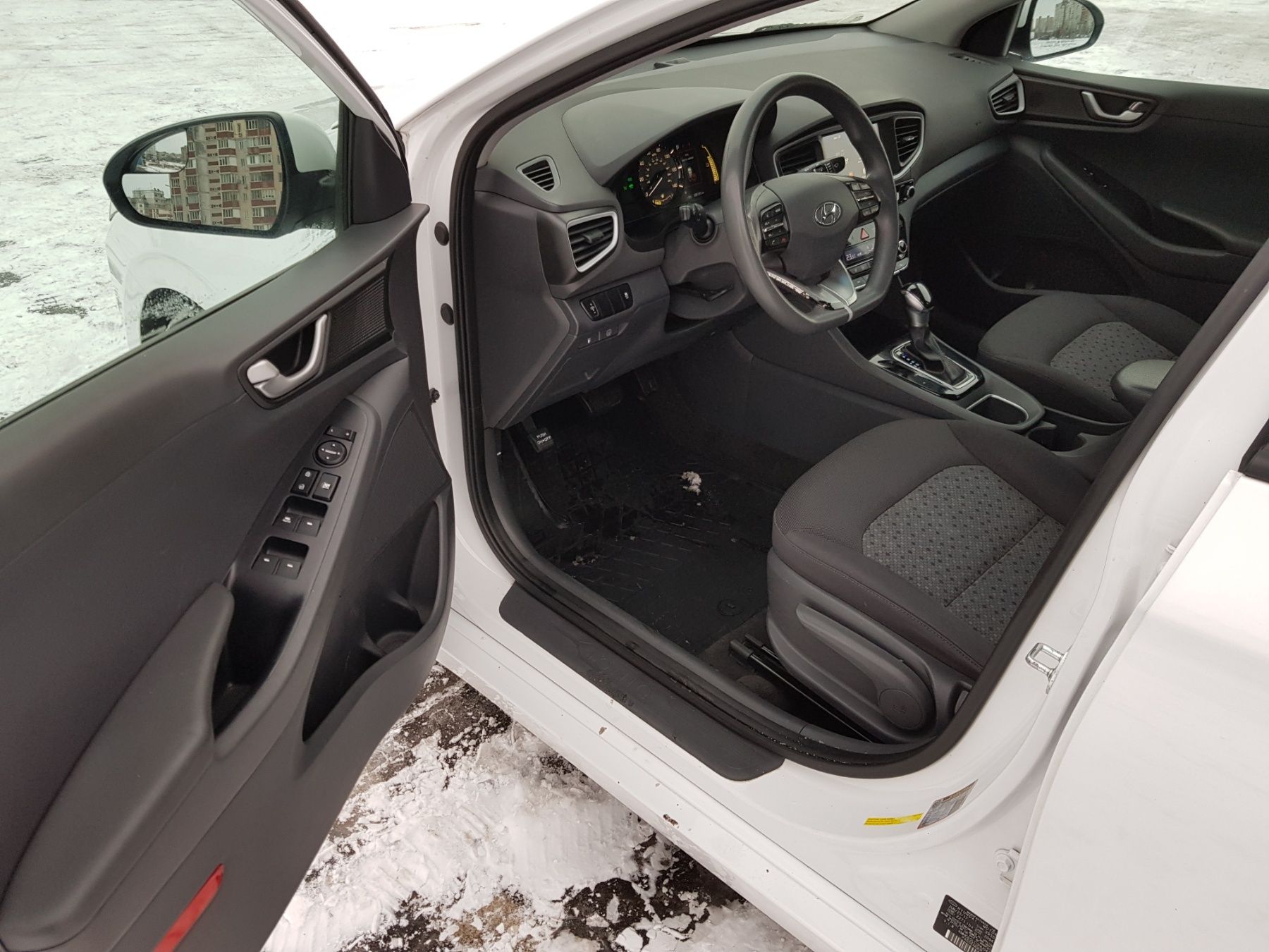 Hyundai ioniq гібрид 1.6 2017