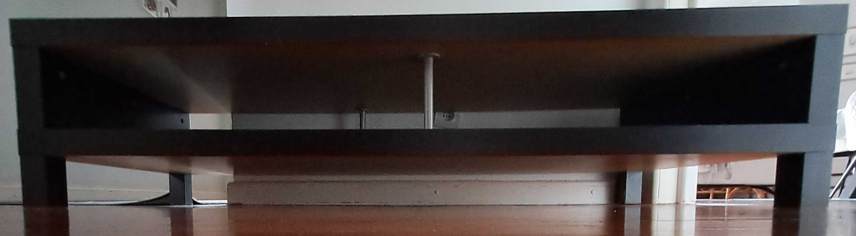 Mesa para TV modelo IKEA