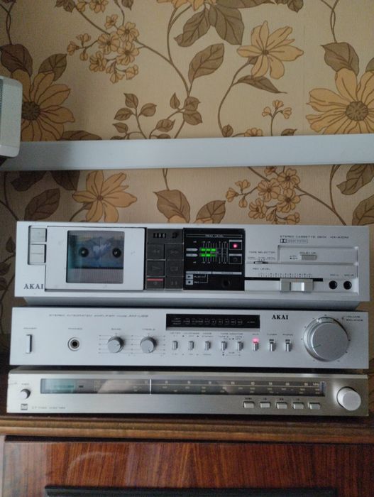 AKAI  АМ -U22 усилитель