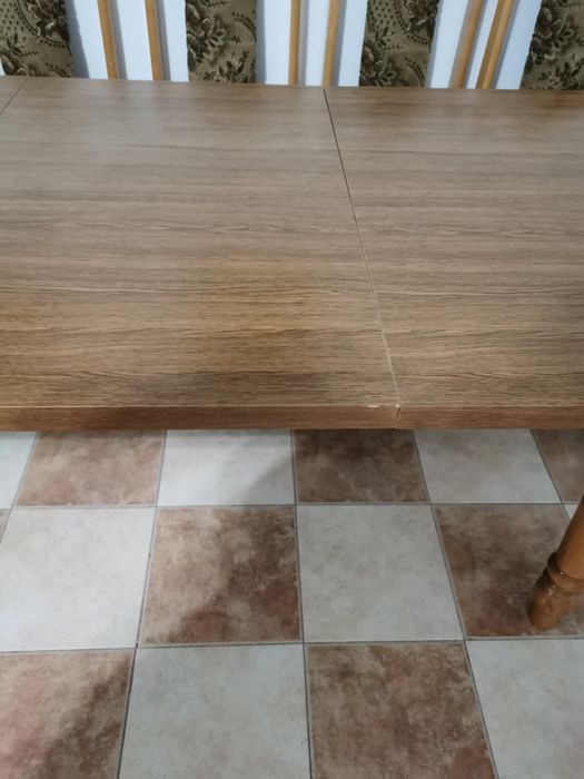 Do salonu, stół, 10x krzeseł, komoda, kredens