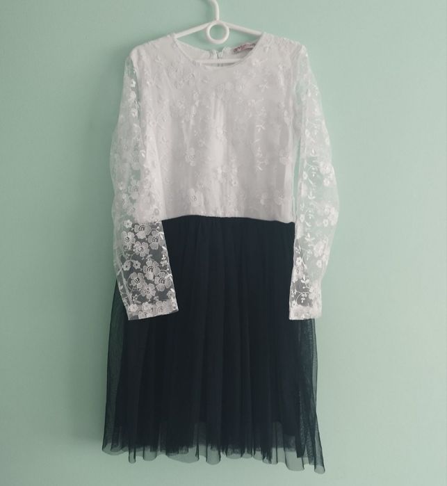 Sukienka dziewczęca uroczystość szkoła r. 146