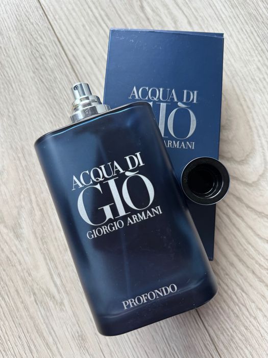 Pusta butelka z pudełkiem Acqua di Gio Profondo