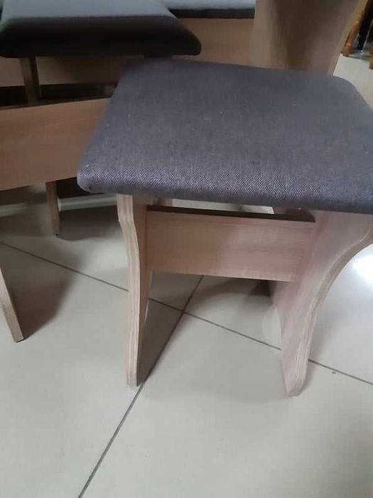 Новий сучасний недорогий кухонний куток