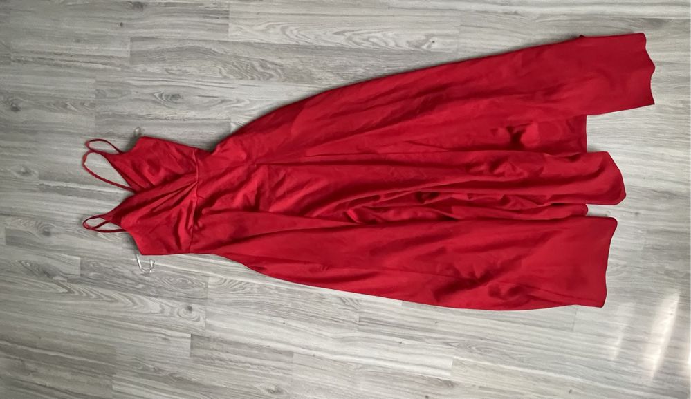 Sukienka czerwona dluga