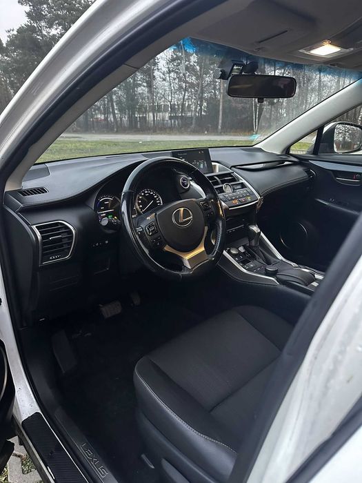 Lexus NX300H Hybryda