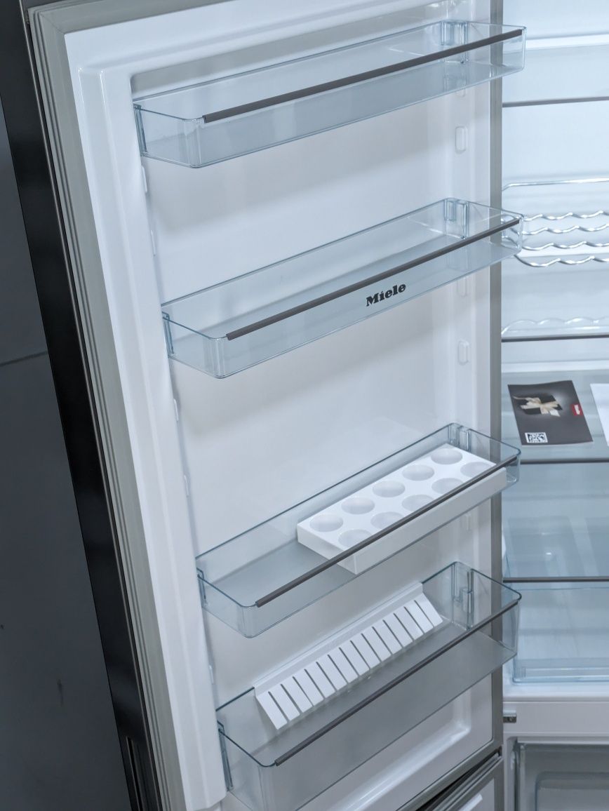 Холодильник Miele Чорне скло KFN 29132 D edt/cs з Німеччини